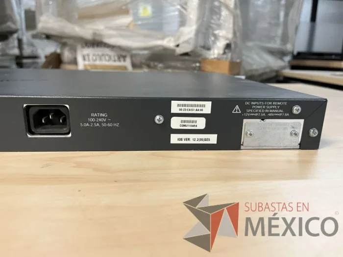 Lote 035 - 10 Modem, 63 Switch, Procesador de audio, 2 Chasis de comunicaciones y Gabinete metálico - Imagen 72