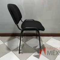 Lote 006 - 2 Sillas fijas, asiento y respaldo en tela color negro - Imagen 3