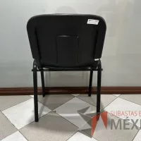 Lote 006 - 2 Sillas fijas, asiento y respaldo en tela color negro - Imagen 4