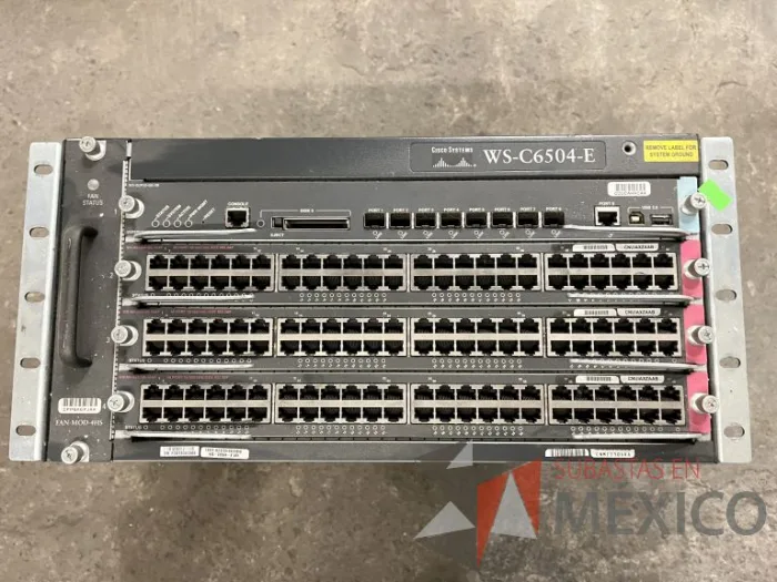 Lote 035 - 10 Modem, 63 Switch, Procesador de audio, 2 Chasis de comunicaciones y Gabinete metálico - Imagen 96