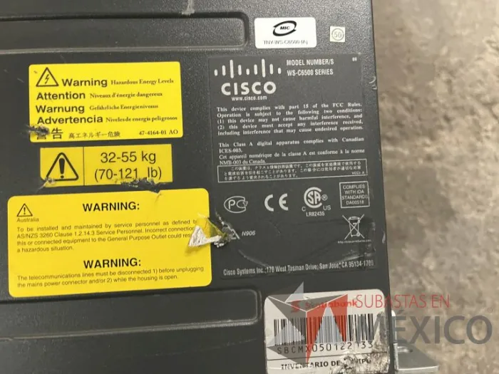 Lote 035 - 10 Modem, 63 Switch, Procesador de audio, 2 Chasis de comunicaciones y Gabinete metálico - Imagen 100