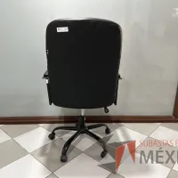 Lote 003 - Silla operativa con ruedas, descansabrazos, asiento y respaldo en color negro - Imagen 5
