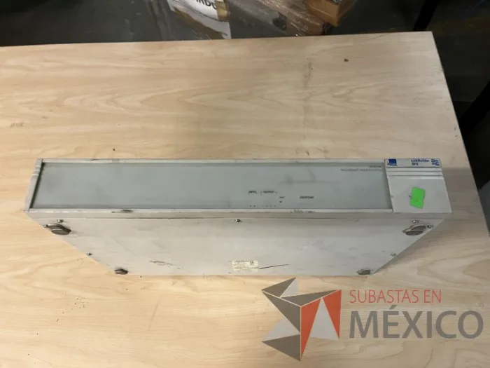 Lote 035 - 10 Modem, 63 Switch, Procesador de audio, 2 Chasis de comunicaciones y Gabinete metálico - Imagen 121