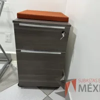Lote 007 - Archivero vertical de 2 cajones con ruedas
