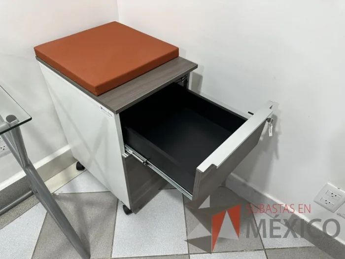 Lote 007 - Archivero vertical de 2 cajones con ruedas - Imagen 5