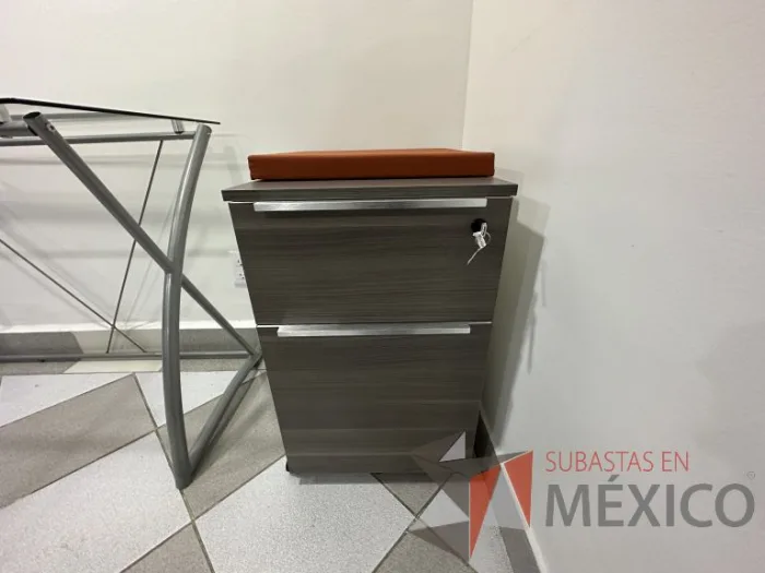 Lote 007 - Archivero vertical de 2 cajones con ruedas - Imagen 6