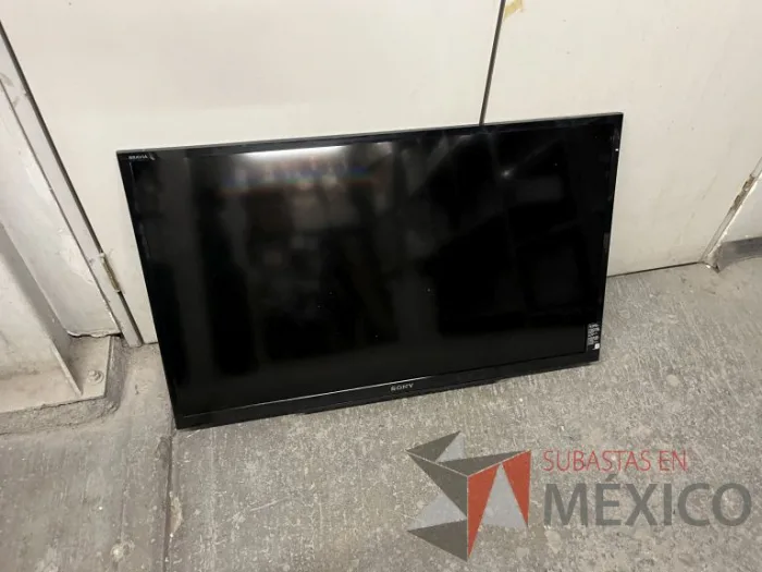 Lote 036 - 16 Pantallas de diferentes modelos y tamaños y Soporte para TV de 32" a 65" - Imagen 36