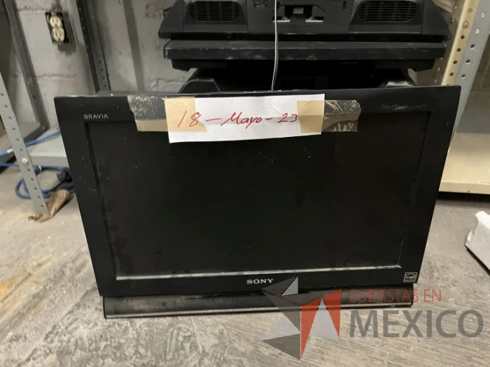 Lote 036 - 16 Pantallas de diferentes modelos y tamaños y Soporte para TV de 32" a 65" - Imagen 43