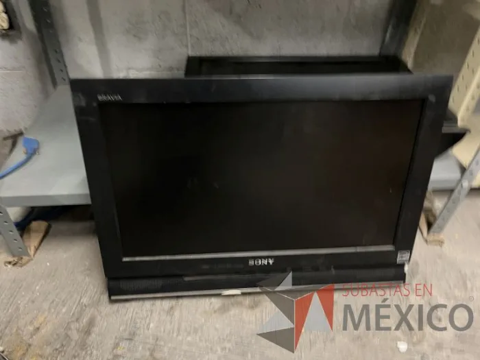 Lote 036 - 16 Pantallas de diferentes modelos y tamaños y Soporte para TV de 32" a 65" - Imagen 51