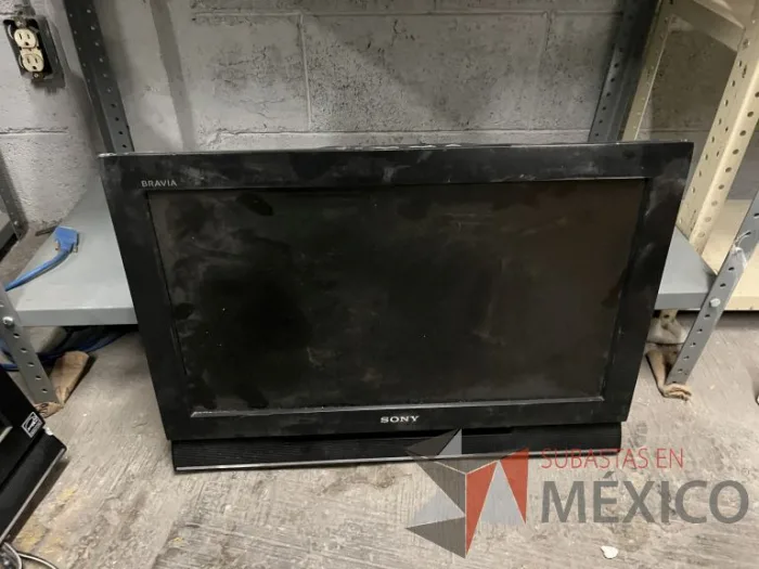 Lote 036 - 16 Pantallas de diferentes modelos y tamaños y Soporte para TV de 32" a 65" - Imagen 54