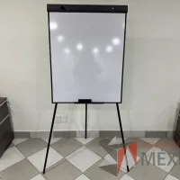 Lote 008 - Pizarrón blanco con tripié