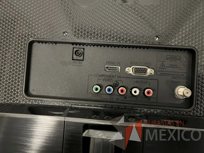 Lote 036 - 16 Pantallas de diferentes modelos y tamaños y Soporte para TV de 32" a 65" - Imagen 56