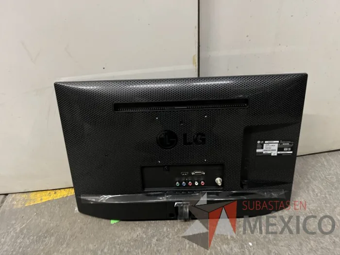 Lote 036 - 16 Pantallas de diferentes modelos y tamaños y Soporte para TV de 32" a 65" - Imagen 57