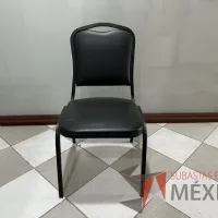 Lote 016 - Silla fija con asiento y respaldo color negro