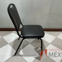 Lote 016 - Silla fija con asiento y respaldo color negro - Imagen 3