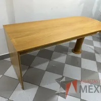 Lote 021 - Escritorio con terminación circular color madera - Imagen 5