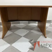 Lote 012 - Mesa semicircular color madera - Imagen 4