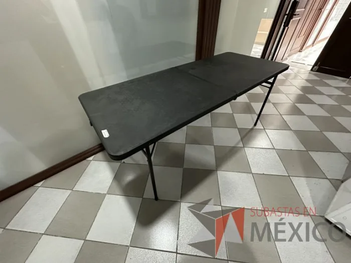 Lote 028 - Mesa plegable color negro - Imagen 4