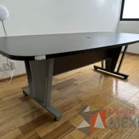 Lote 029 - Mesa de sala de juntas para 10 personas, con orificio para cable, divida en 3 partes la cubierta - Imagen 3