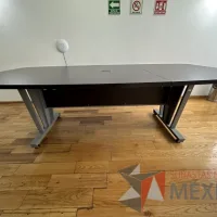 Lote 029 - Mesa de sala de juntas para 10 personas, con orificio para cable, divida en 3 partes la cubierta - Imagen 6