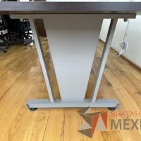 Lote 029 - Mesa de sala de juntas para 10 personas, con orificio para cable, divida en 3 partes la cubierta - Imagen 10