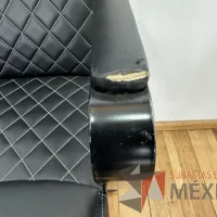 Lote 031 - Silla operativa con ruedas, descansabrazos, asiento y respaldo color negro - Imagen 4