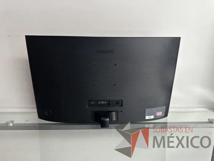 Lote 205 - Monitor de 24". Modelo: C24F390FHL. - Imagen 8