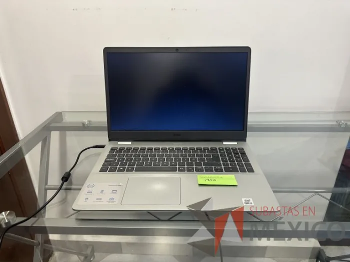 Lote 207 - Laptop Inspiron 3501 Modelo: P90F.