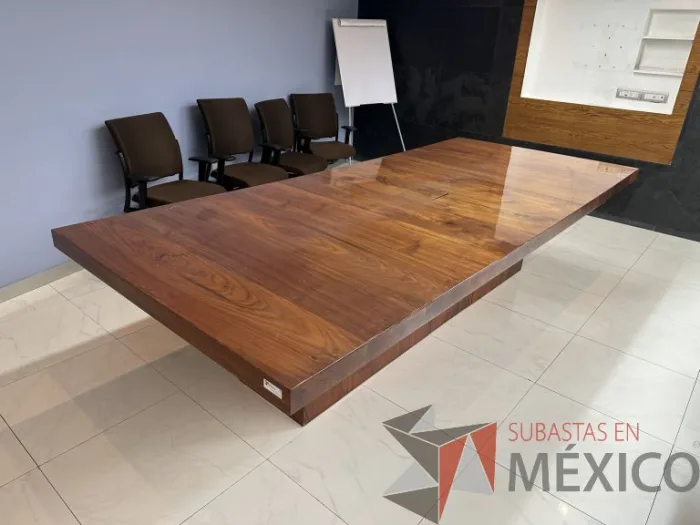Lote 001 - Mesa de sala de juntas para 10 personas con orificio para conexiones - Imagen 2