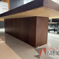 Lote 001 - Mesa de sala de juntas para 10 personas con orificio para conexiones - Imagen 6
