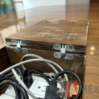 Lote 001 - Mesa de sala de juntas para 10 personas con orificio para conexiones - Imagen 11