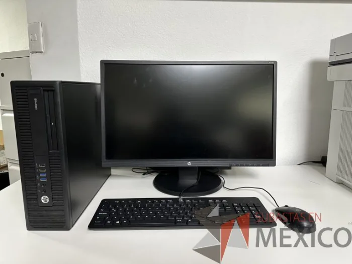 Lote 112 - Computadora de Escritorio de Alto Rendimiento marca HP EliteDesk 705 G3 SFF con 16 GB RAM, 500 GB Disco Duro y Monitor HP de 24" de alta resolución V244h