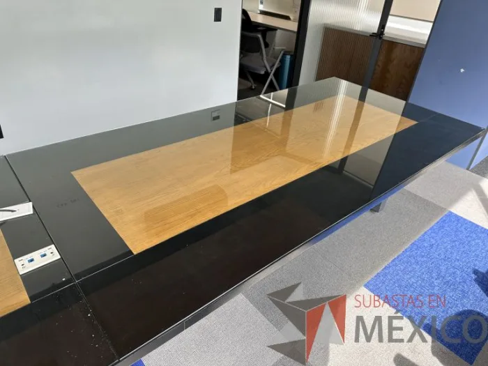 Lote 001 - Mesa de sala de juntas para 14 personas - Imagen 16