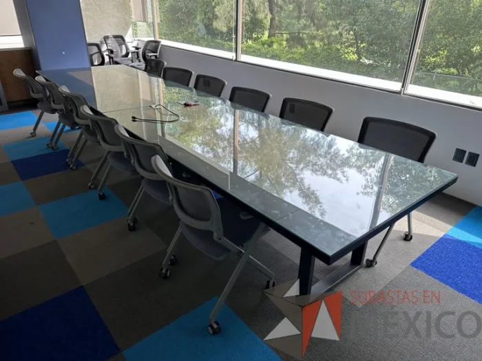 Lote 001 - Mesa de sala de juntas para 14 personas - Imagen 20