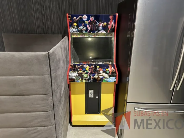 Lote 028 - Maquina de arcade