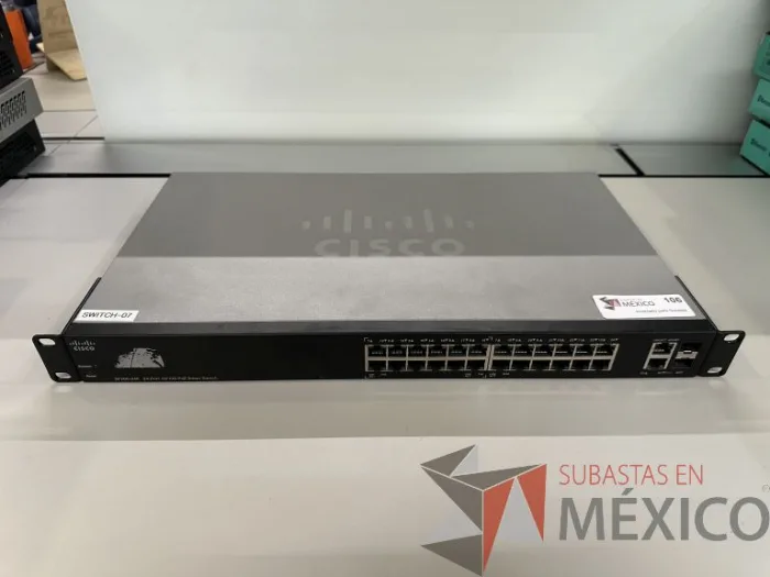 Lote 017 - 2 Switch CISCO SF200-24P de 24 puertos, marca CISCO