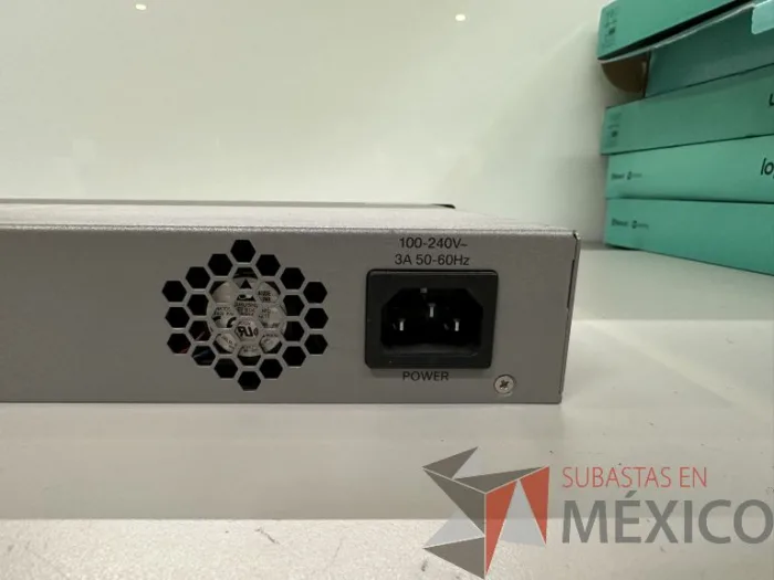 Lote 017 - 2 Switch CISCO SF200-24P de 24 puertos, marca CISCO - Imagen 7