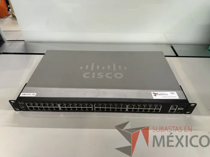 Lote 022 - Switch CISCO SG200-50 de 50 puertos - Imagen 2