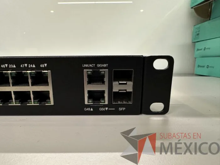 Lote 022 - Switch CISCO SG200-50 de 50 puertos - Imagen 4