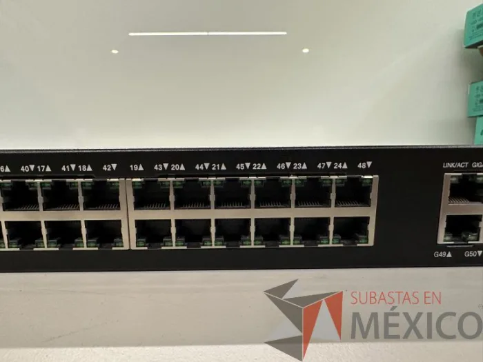 Lote 022 - Switch CISCO SG200-50 de 50 puertos - Imagen 5