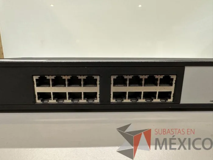 Lote 023 - Switch 3COM 286 de 16 puertos - Imagen 3