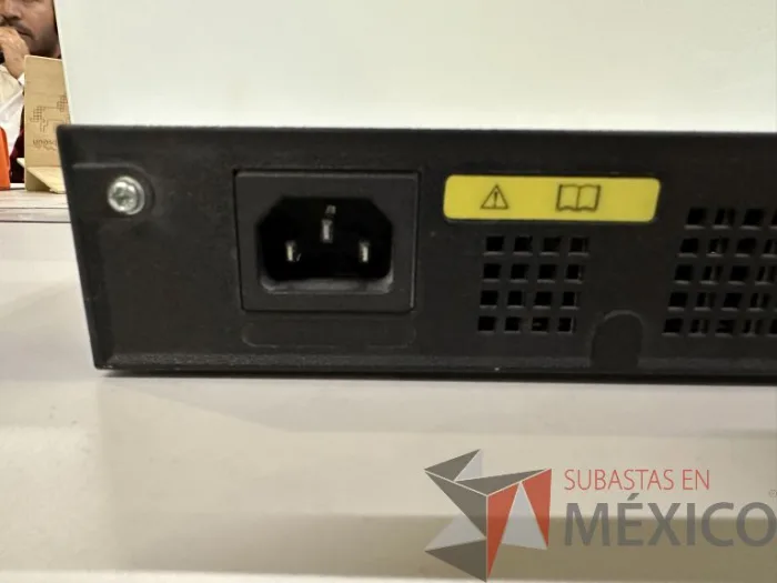 Lote 023 - Switch 3COM 286 de 16 puertos - Imagen 7