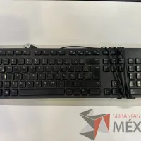 Lote 027 - Caja con 33 teclados de diferentes modelos
