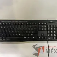 Lote 027 - Caja con 33 teclados de diferentes modelos - Imagen 6
