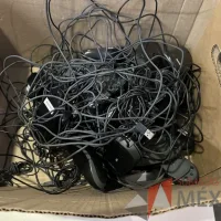Lote 028 - 3 cajas con mouses - Imagen 3