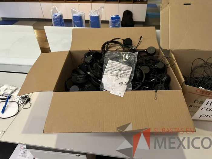 Lote 028 - 3 cajas con mouses - Imagen 5