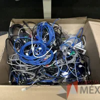 Lote 028 - 3 cajas con mouses - Imagen 7