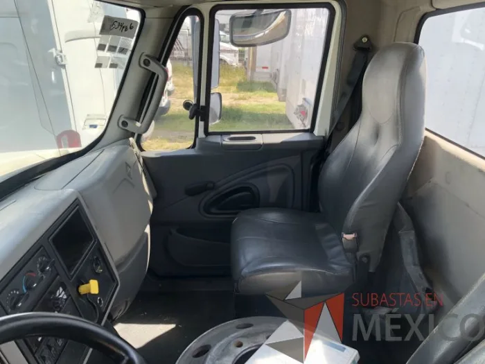 Lote 002 - International 7400 SBA 6X4, Año 2019 - Imagen 2