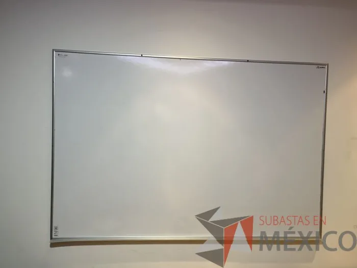 Lote 008 - Pizarrón blanco - Imagen 4