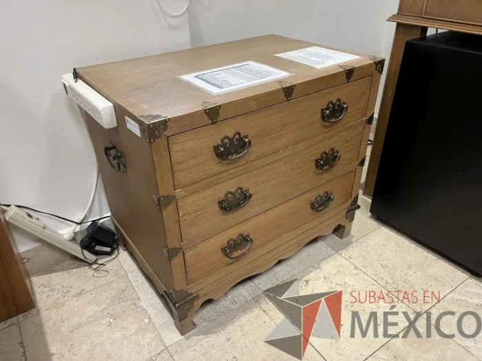 Lote 015 - Gabinete con 3 cajones de madera de encino americano - Imagen 2